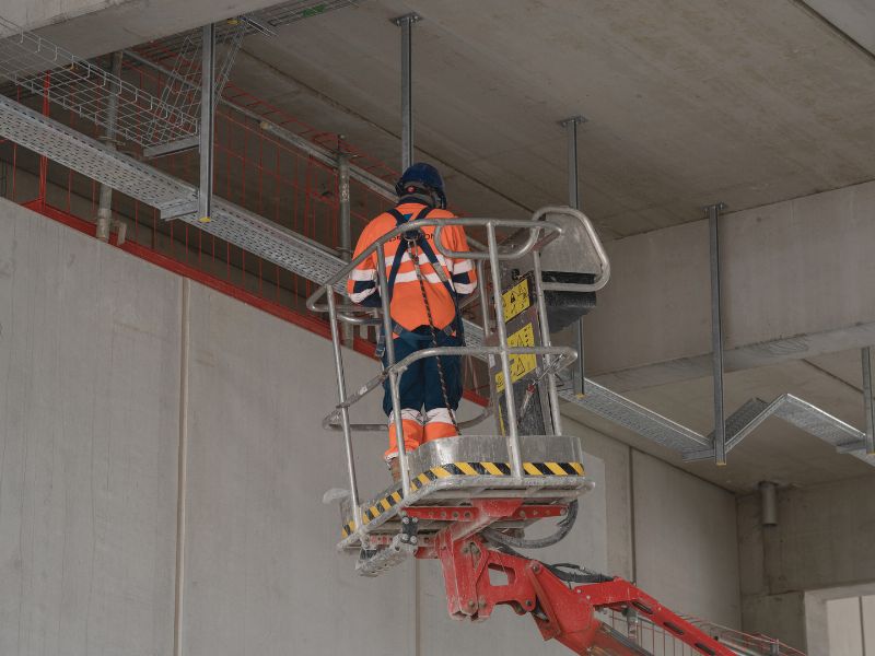 Travail en hauteur par Inspiration Elec